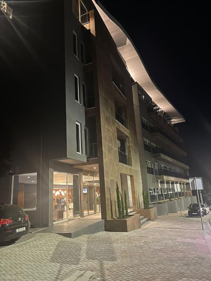 Hotel Versatile กัวร์ดา ภายนอก รูปภาพ