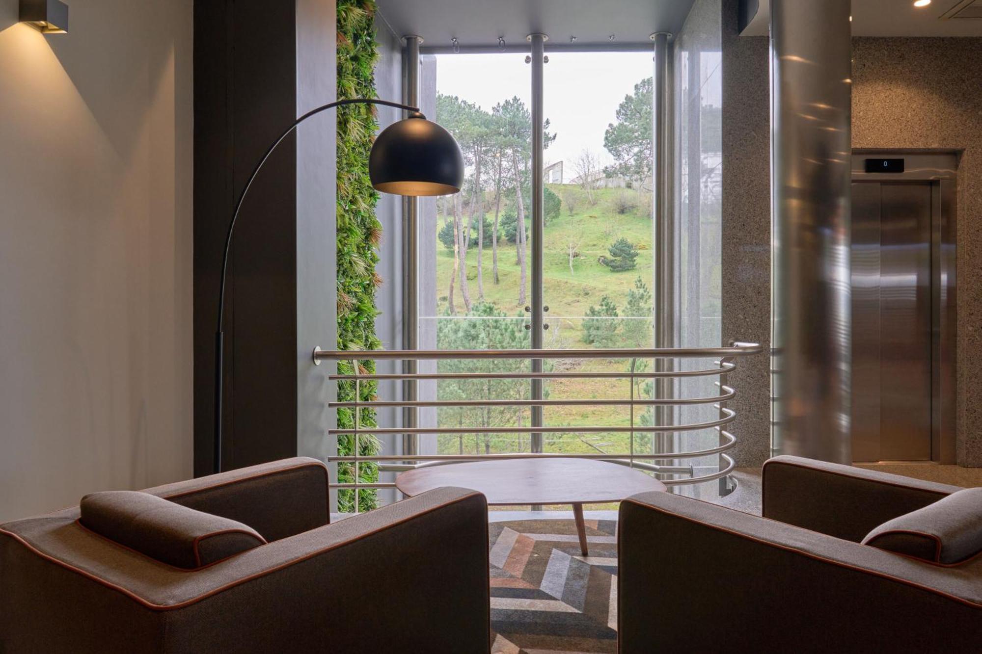 Hotel Versatile กัวร์ดา ภายนอก รูปภาพ