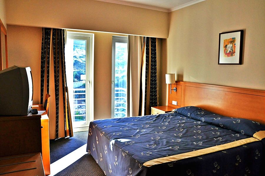 Hotel Versatile กัวร์ดา ภายนอก รูปภาพ